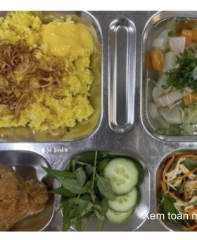 Hàng trăm học sinh Ischool Nha Trang ngộ độc vì món cánh gà chiên